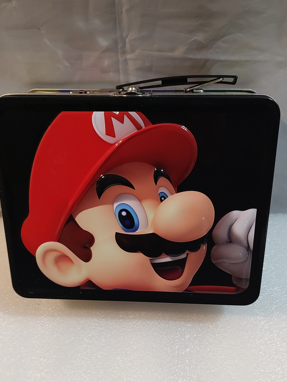 Video game merchandise (Mario lunchbox)
